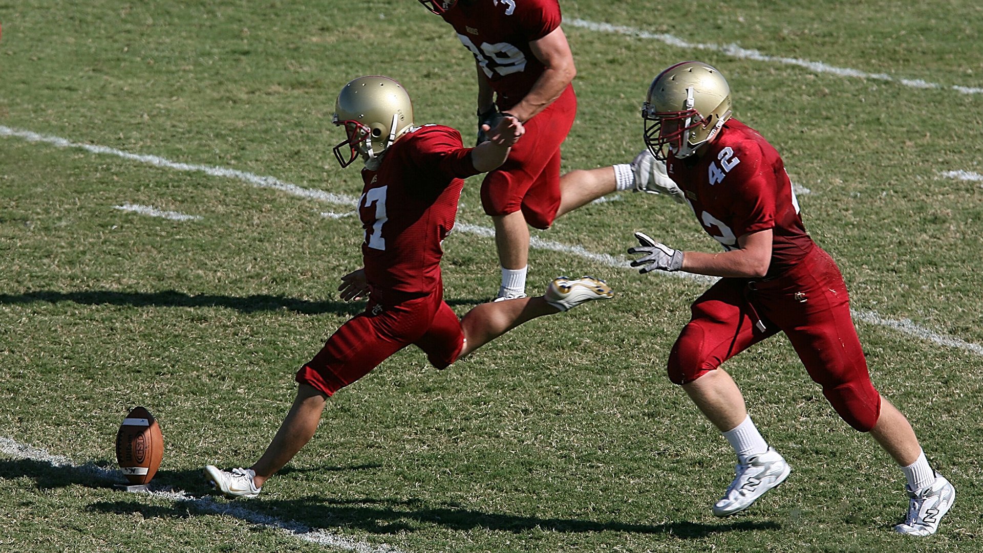 中国足球裁判执裁水平稳步提升,国际认可度增强,中国足球裁判规则